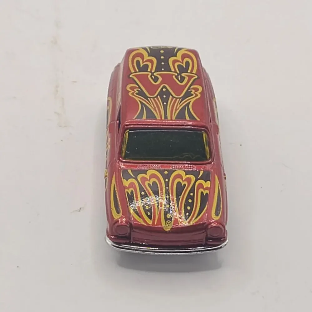 Hot Wheels 2015 HW ART CARS #2 CUSTOM 1969 VOLKSWAGEN SQUAREBACK 1:64 | Loose